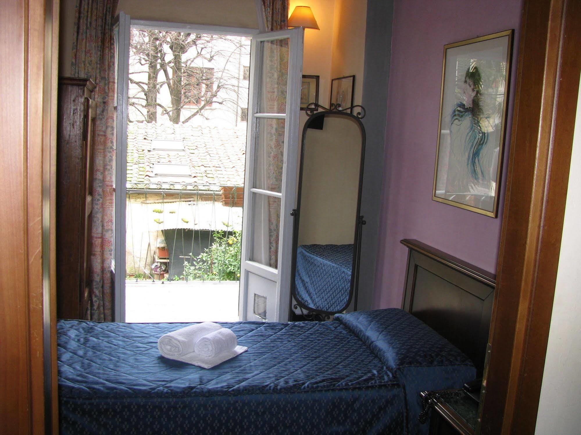 Hotell Enza 2*