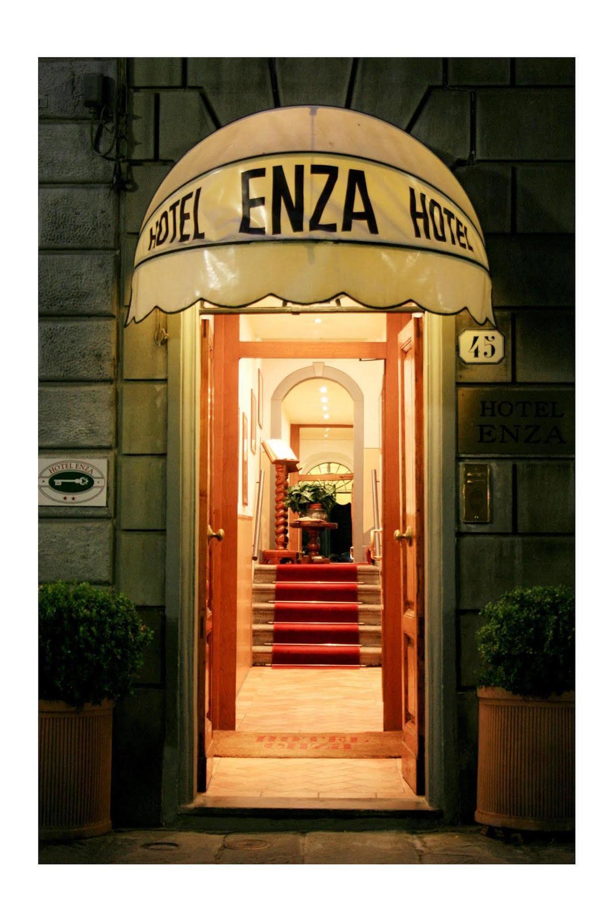 Hotell Enza 2*