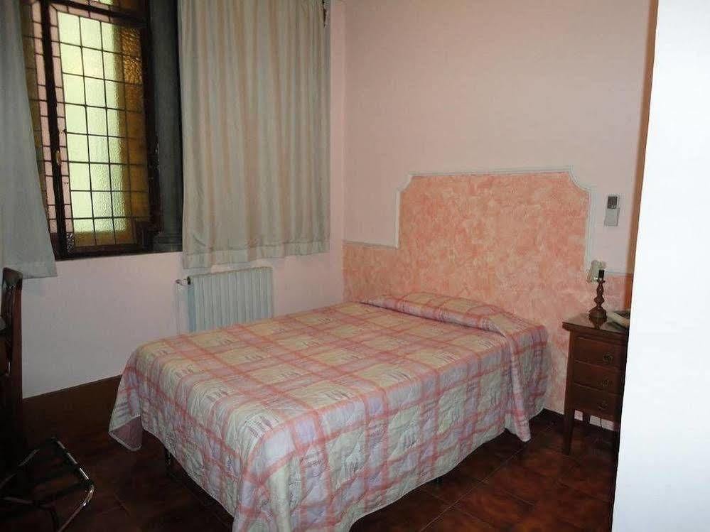 Hotell Delle Camelie 2*