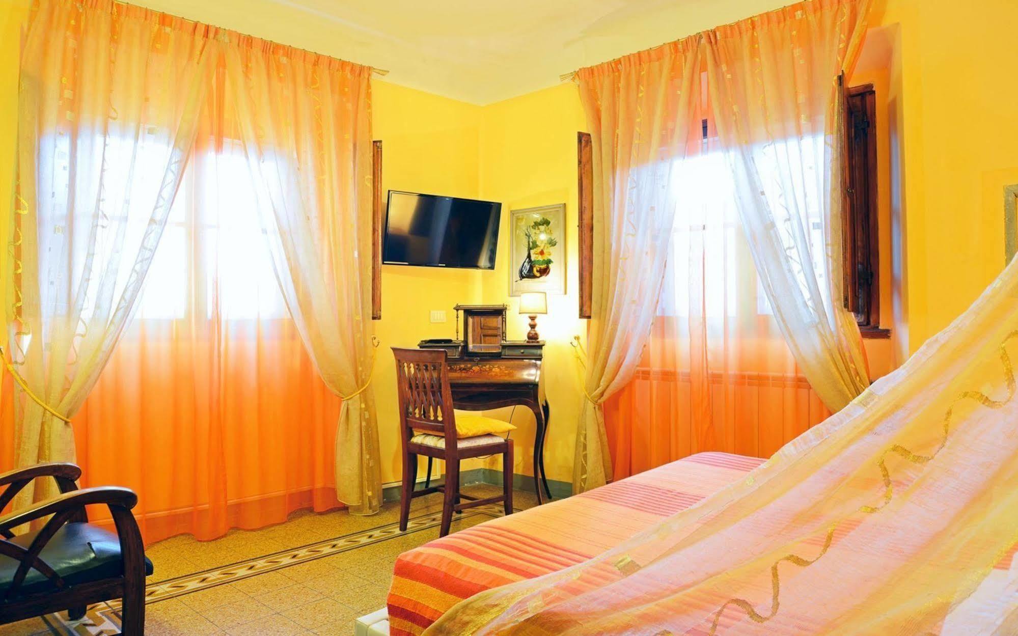 Sani Tourist House Casa de hóspedes 3*