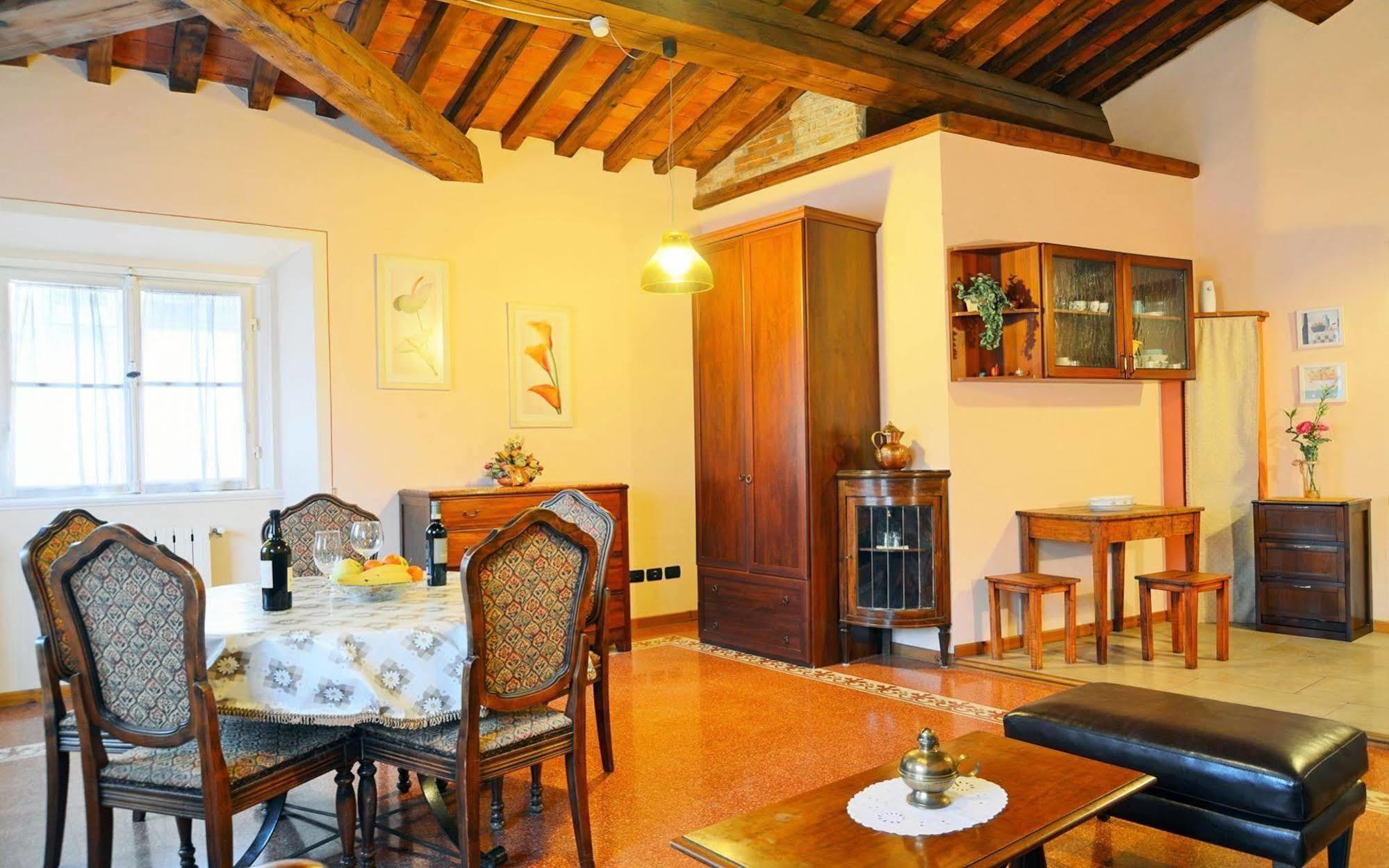 Sani Tourist House Casa de hóspedes 3*