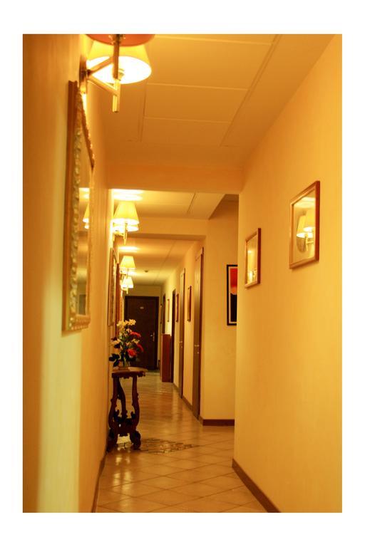 Hotell Enza 2*