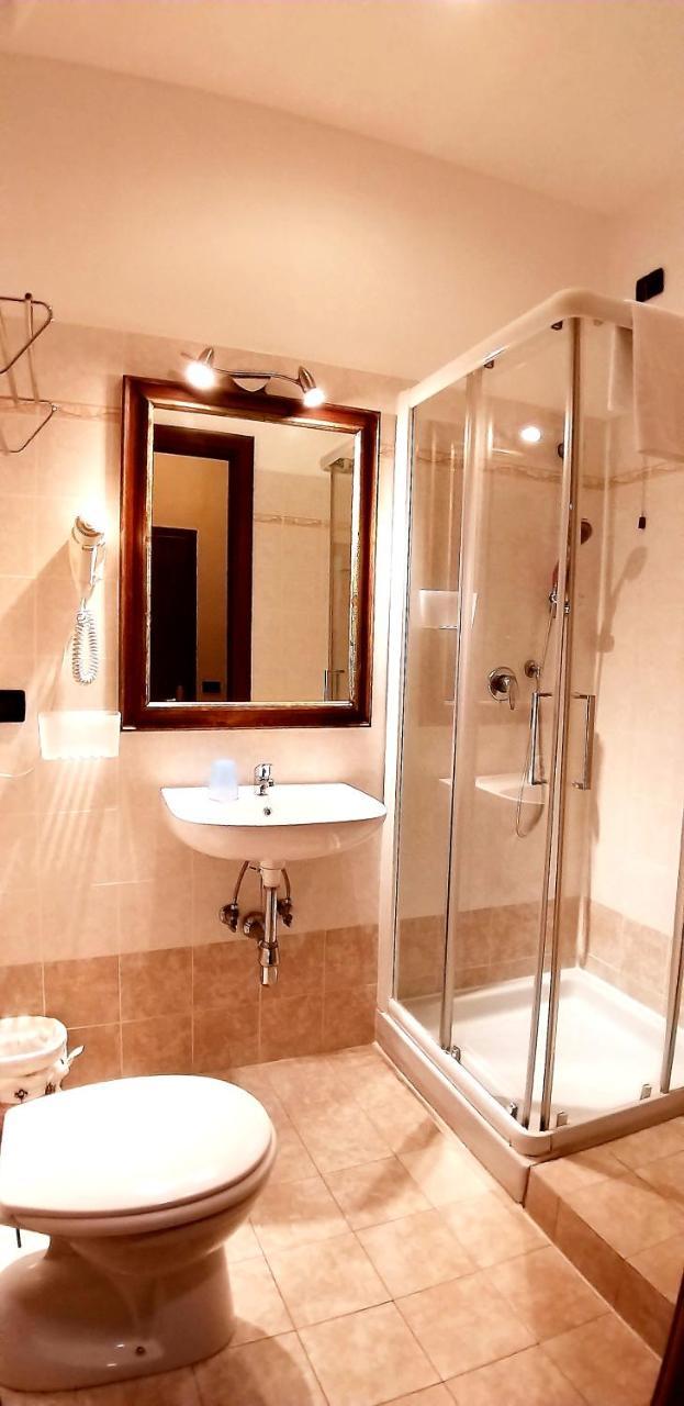 Enza Hotell