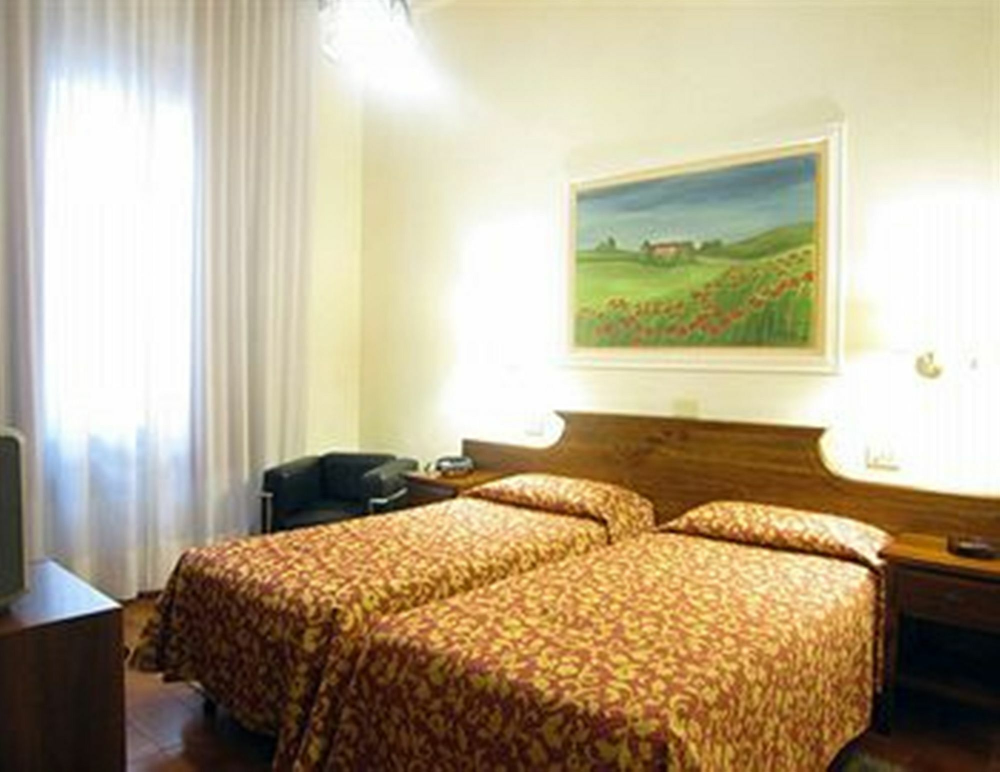 Hotell Hotel City 3*