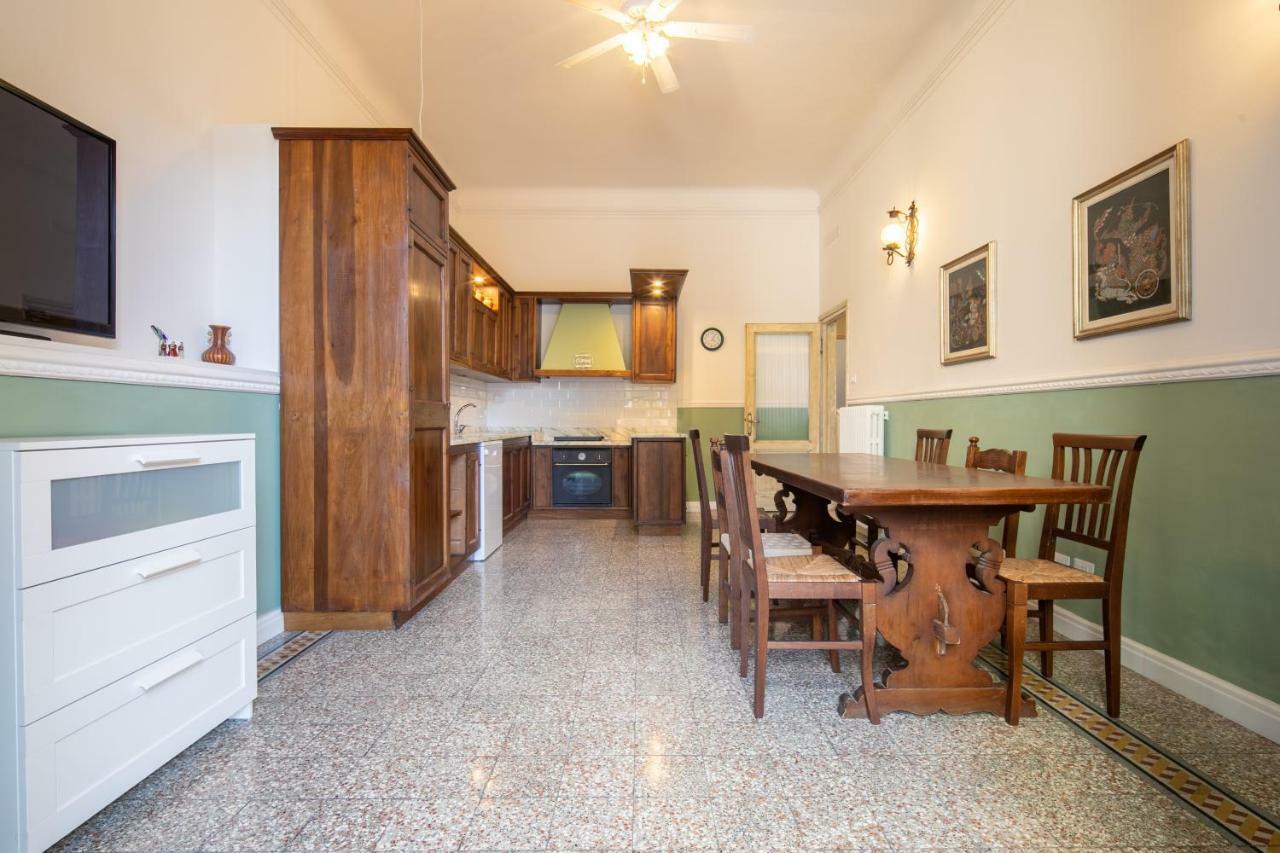 Santa Maria Novella 4 Bedrooms By Mmega Apartamento Florença