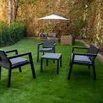 Aurora Garden Lodging - Rooms & Apartment