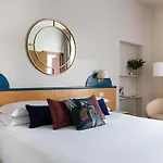 Aramis Deluxe Rooms
