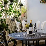 Elegant Location In Florence - 2 Free Parking!