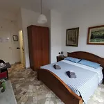 Affittacamere Sciacchithouse