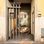 Via Cimabue 8B - Florence Charming Apartments - Metropolitan Loft In Florence - 20 Minute Walk To City Center - Excellent Base For Exploring - Less Than 5 Minute Walk To The Supermarket - Amazing Bakery On The Corner