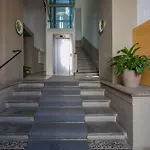Quiet Designer Flat With Private Rooftop Terrace