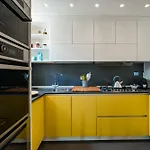 Quiet Designer Flat With Private Rooftop Terrace