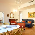 Servi Elegant Apartment With Terrace