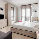 Castelnuovo Hub - Sweet Dreams In Florence