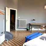 Spacious Esthers Room E Near Smn