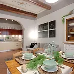 Ghibellina Apartment By Mamo Florence