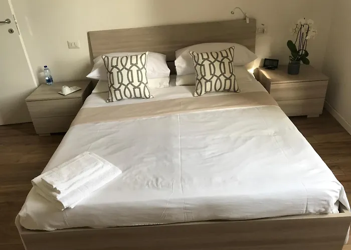 Santa Rosa Florence Apartments 3 Bedrooms - Private Parking
