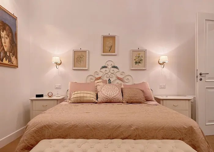 Luxury Art Apartment In Florence
