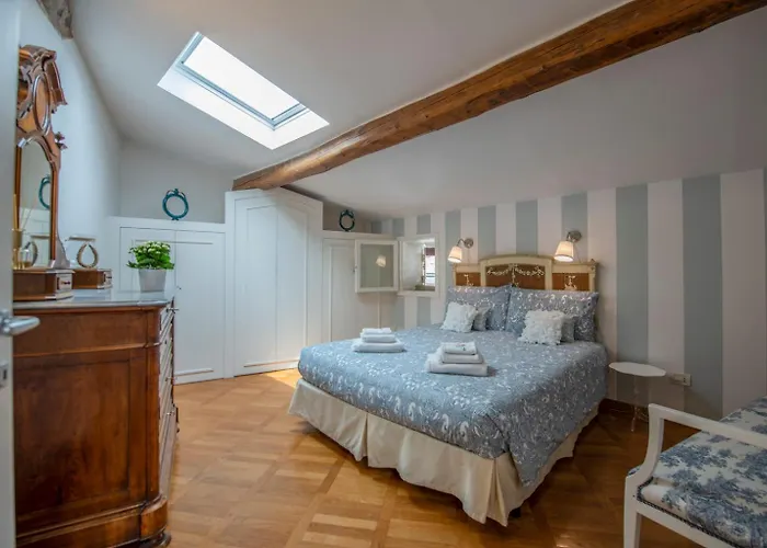 Romantic And Charming Apartments
