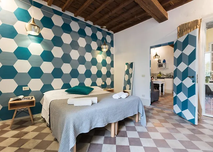 F6 - Santa Croce One Bedroom Flat For 2 Or 3 Guests