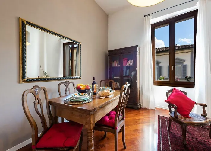Renovated 19Th-Century Apartment In An Authentic Area