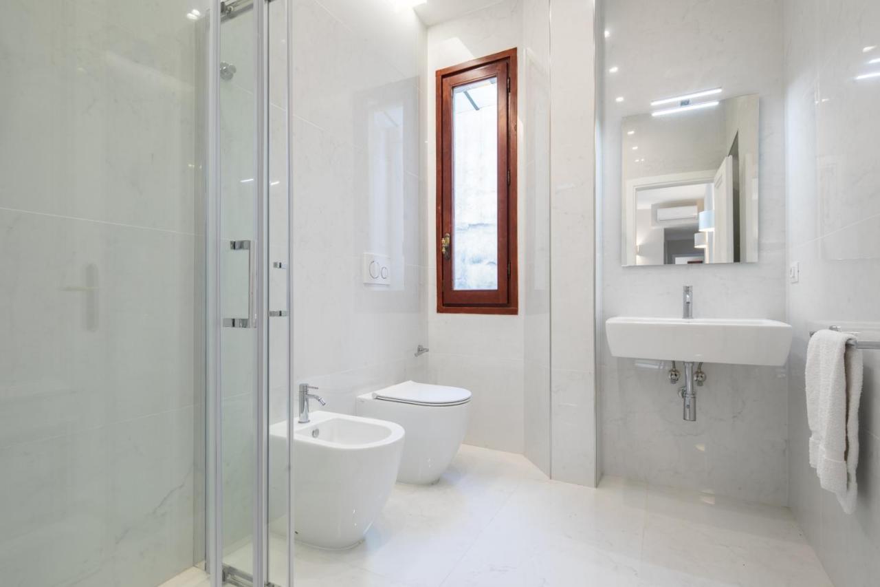 Ponte Vecchio White By Mmega Appartement