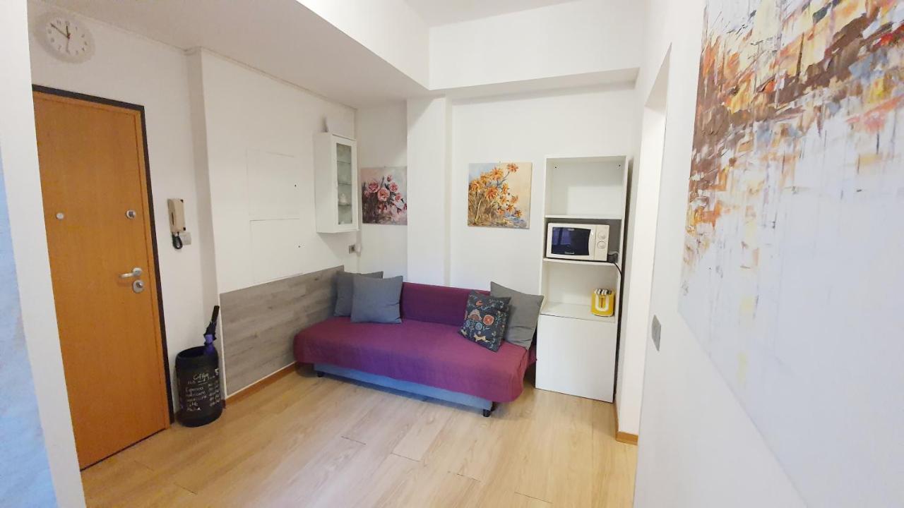 Center Train Station Apartment *