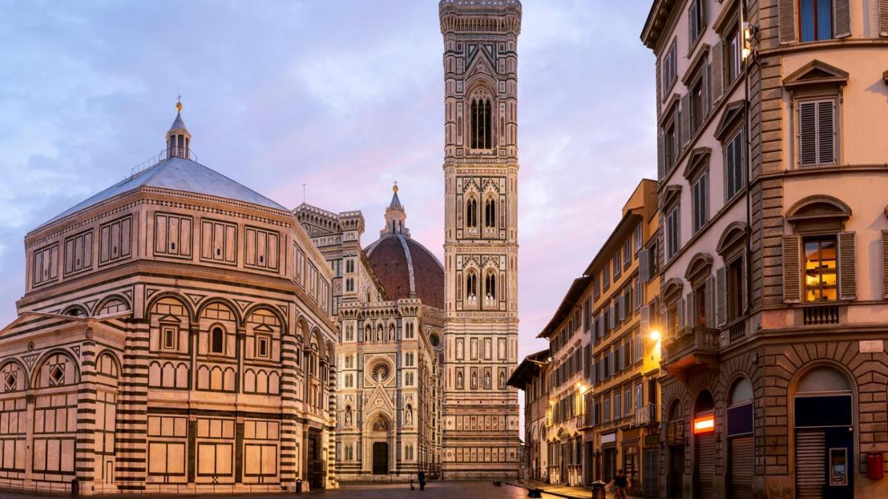 Historic Center Palace - Huge 4 Bedrooms Santa Croce - By Likehomeflorence Lejlighed