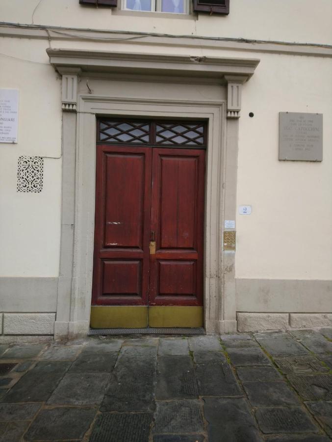 Lungarno Attic With Private Terrace And Lift Appartement *