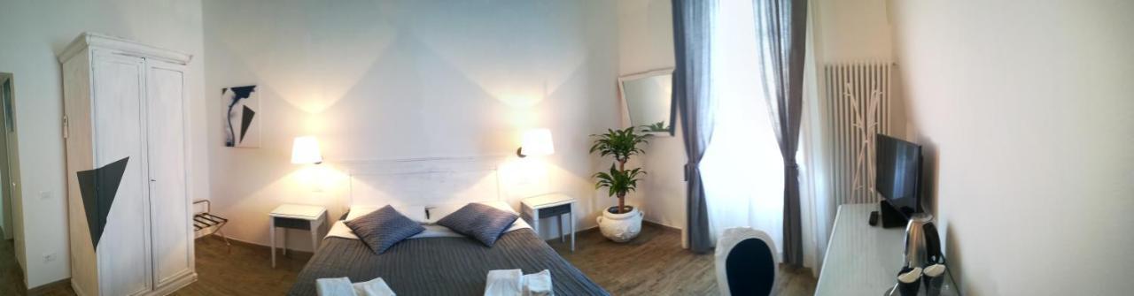 In San Frediano Couette-café Florence