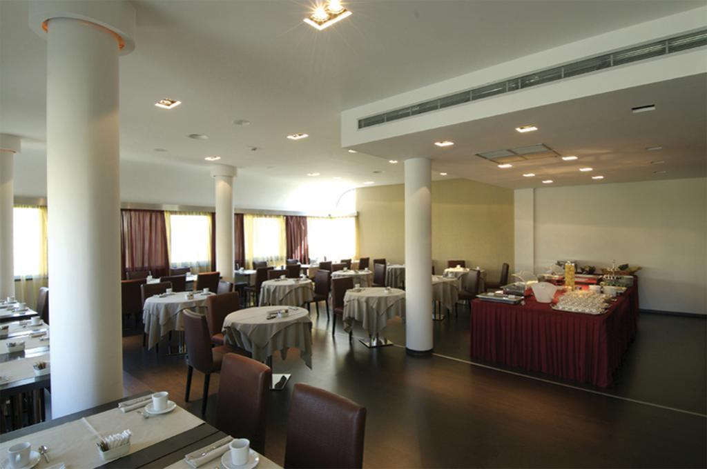 Cosmopolitan 4* Florence