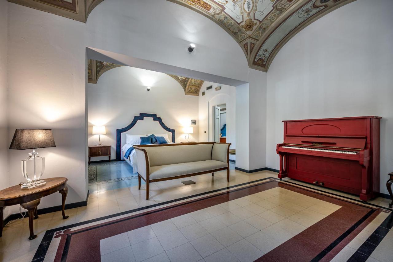 Yid Five Luxury Suites Apt With Secret Garden Leilighet