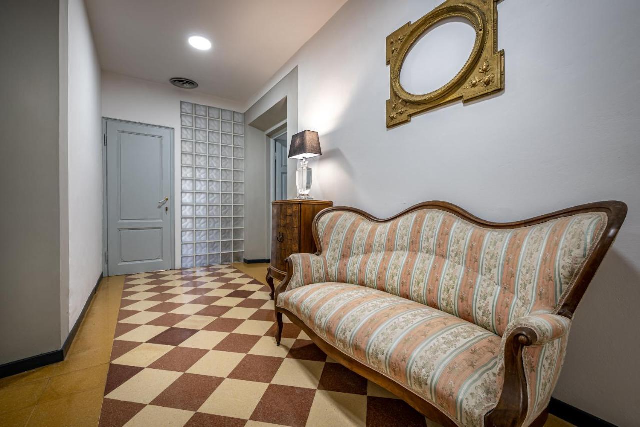 Yid Five Luxury Suites Apt With Secret Garden Leilighet Firenze