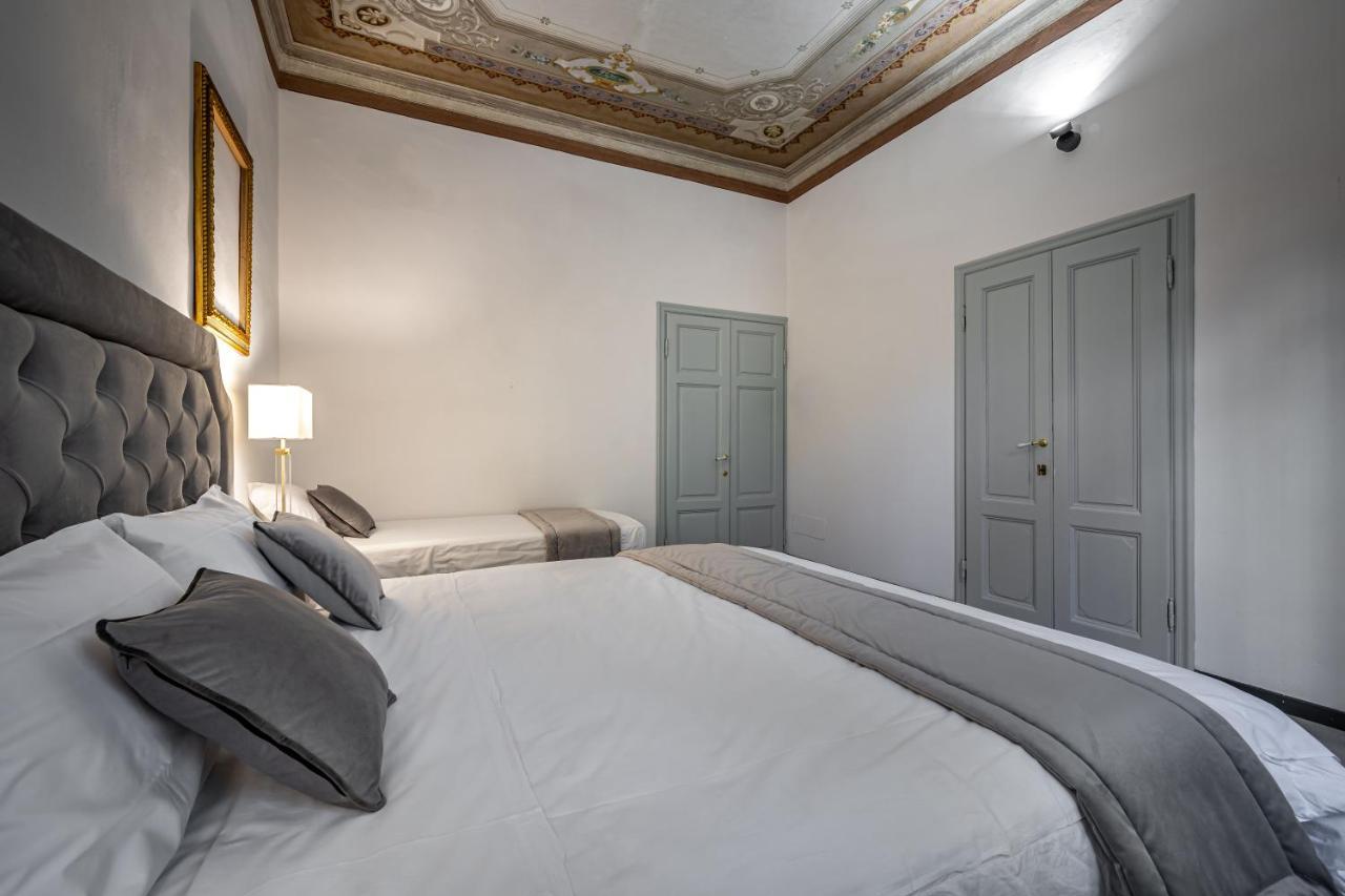 Leilighet Yid Five Luxury Suites Apt With Secret Garden Firenze