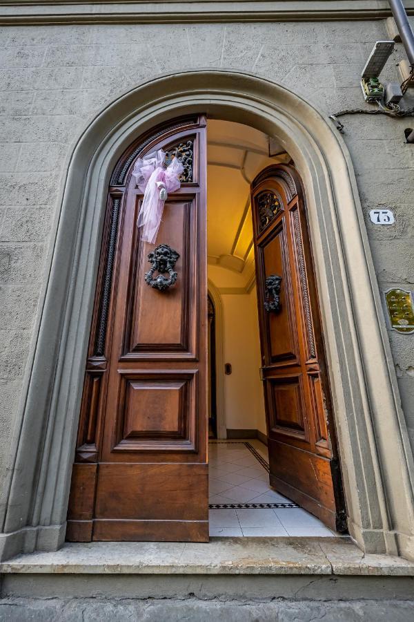 Yid Five Luxury Suites Apt With Secret Garden Leilighet Firenze