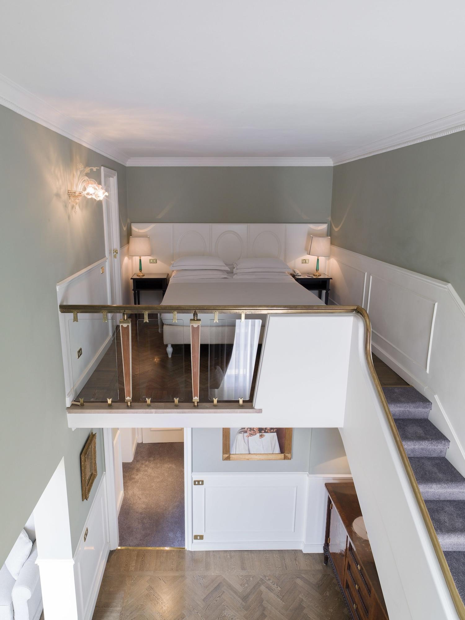 Plaza Lucchesi Hotel