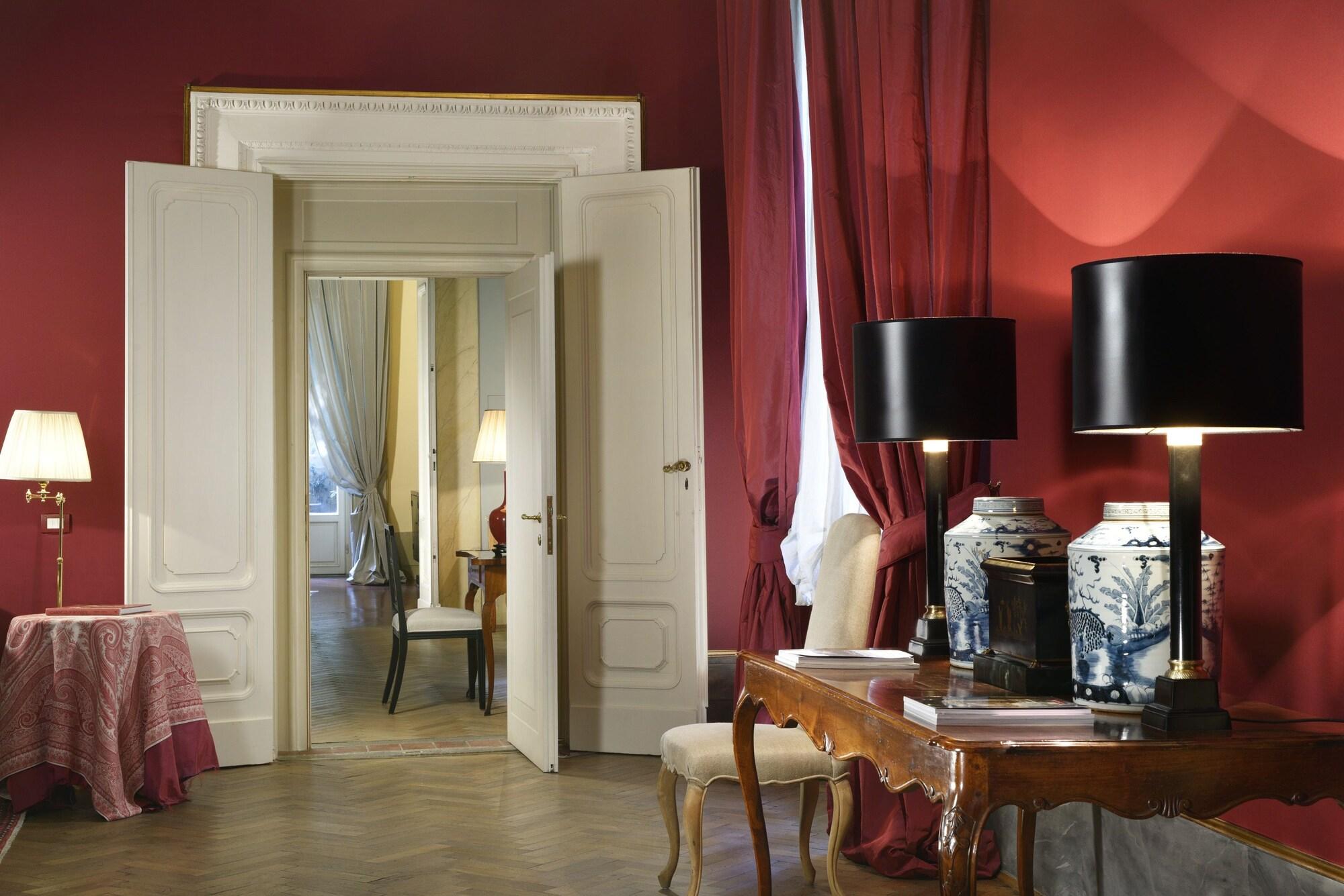 Al Palazzo Del Marchese Di Camugliano Residenza D'epoca