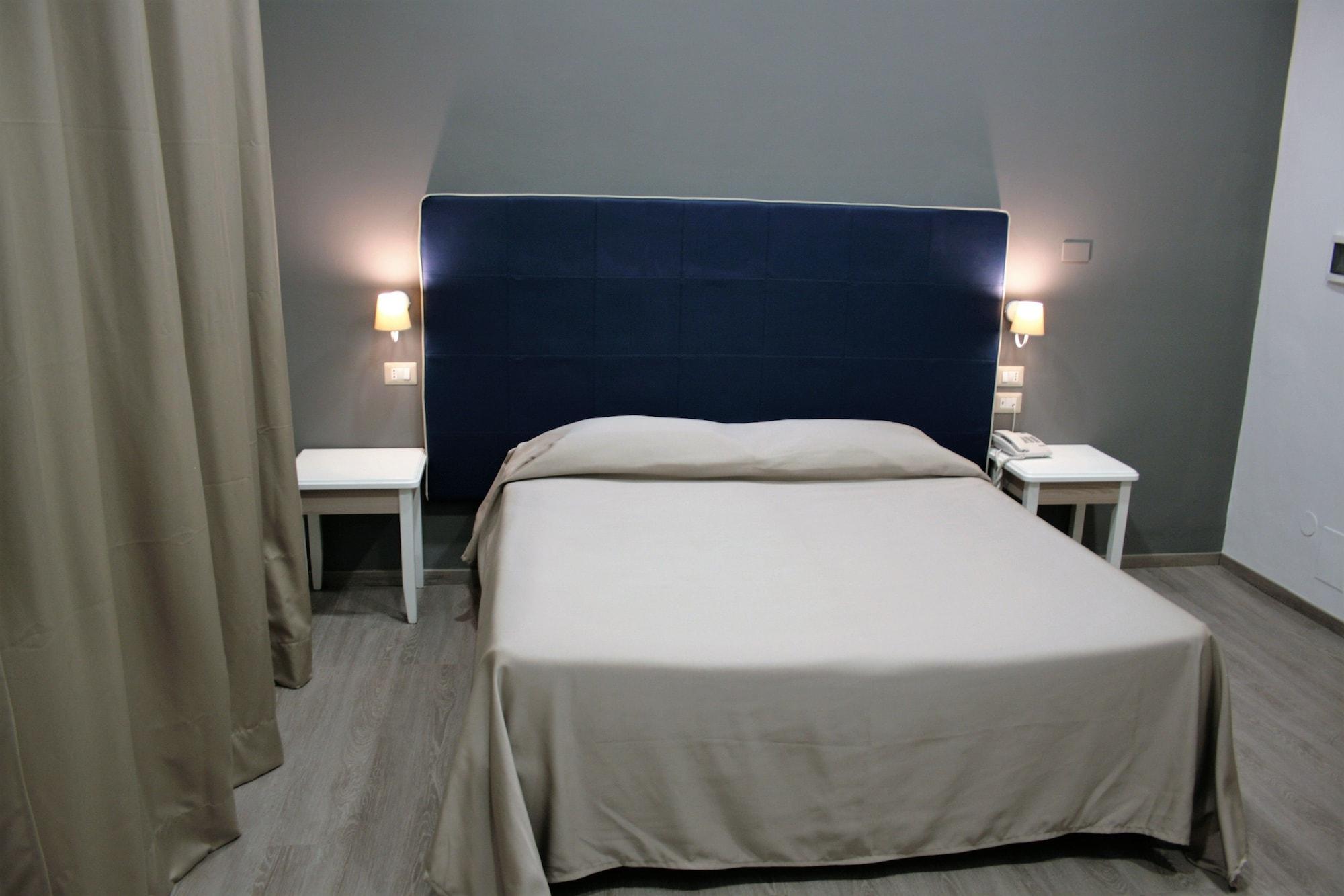 Hotel Magenta