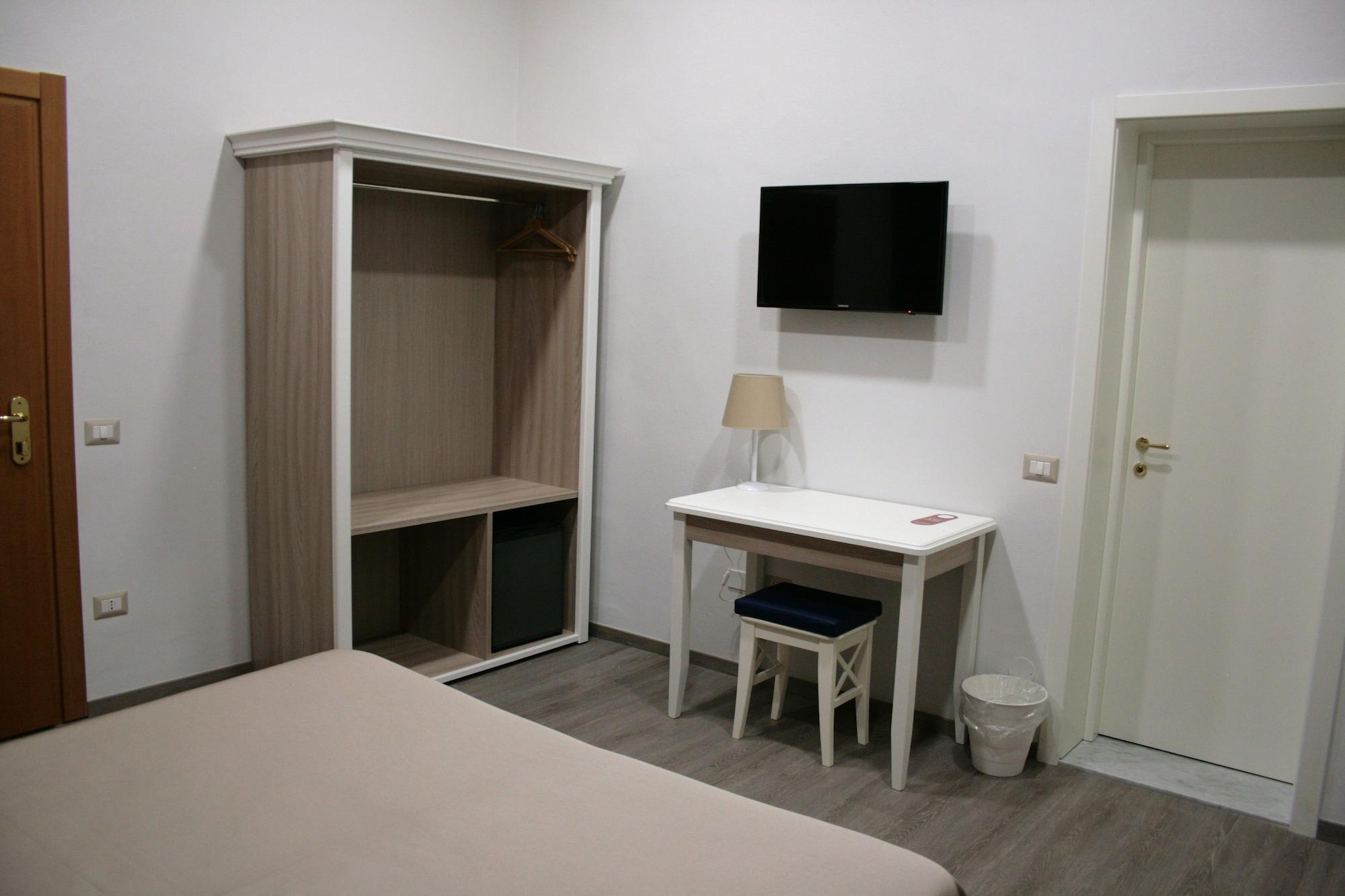 Magenta Hotel