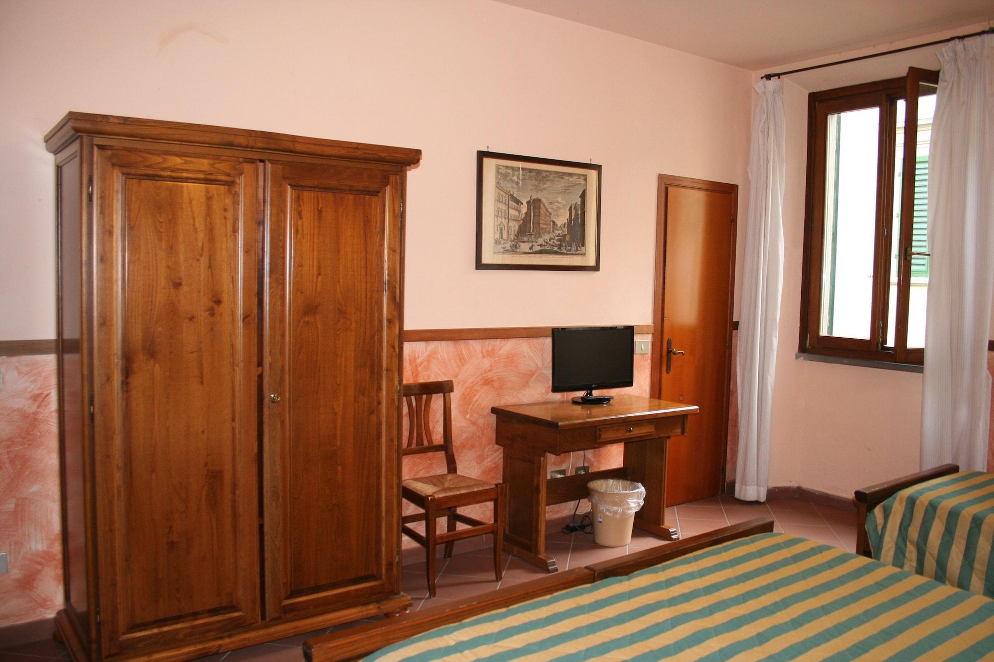Monica Hotel