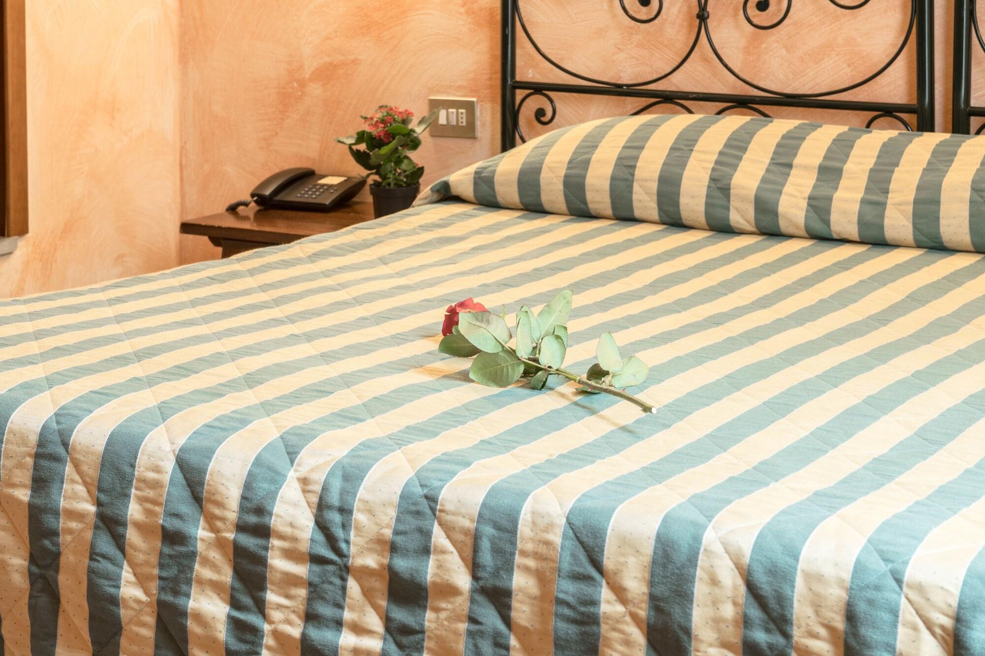 Monica Hotel