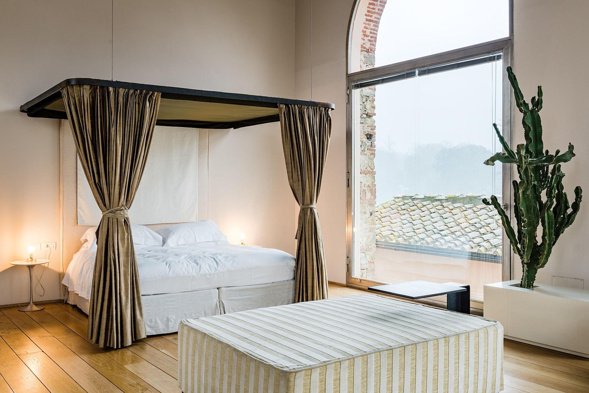 Riva Lofts 4*