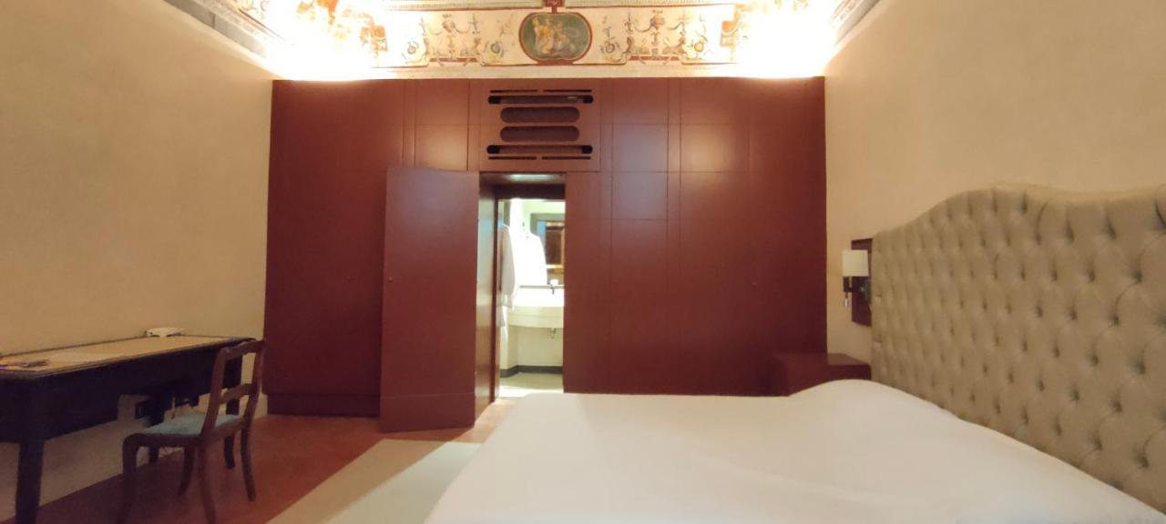 Luxury Frescoed In The Center * Firenze