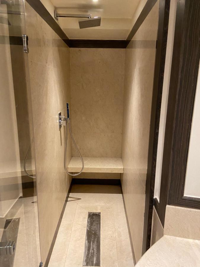 Luxury Frescoed In The Center Leilighet *