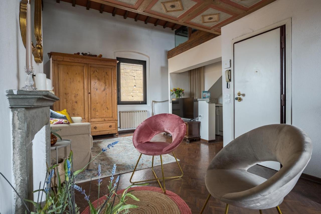 Via Lamberti, 3 - Charming - Charming And Historic 5th-floor Attic With Elevator In A Building At The Heart Of Vibrant Florence, Just A 2-minute Walk From Attractions Lejlighed