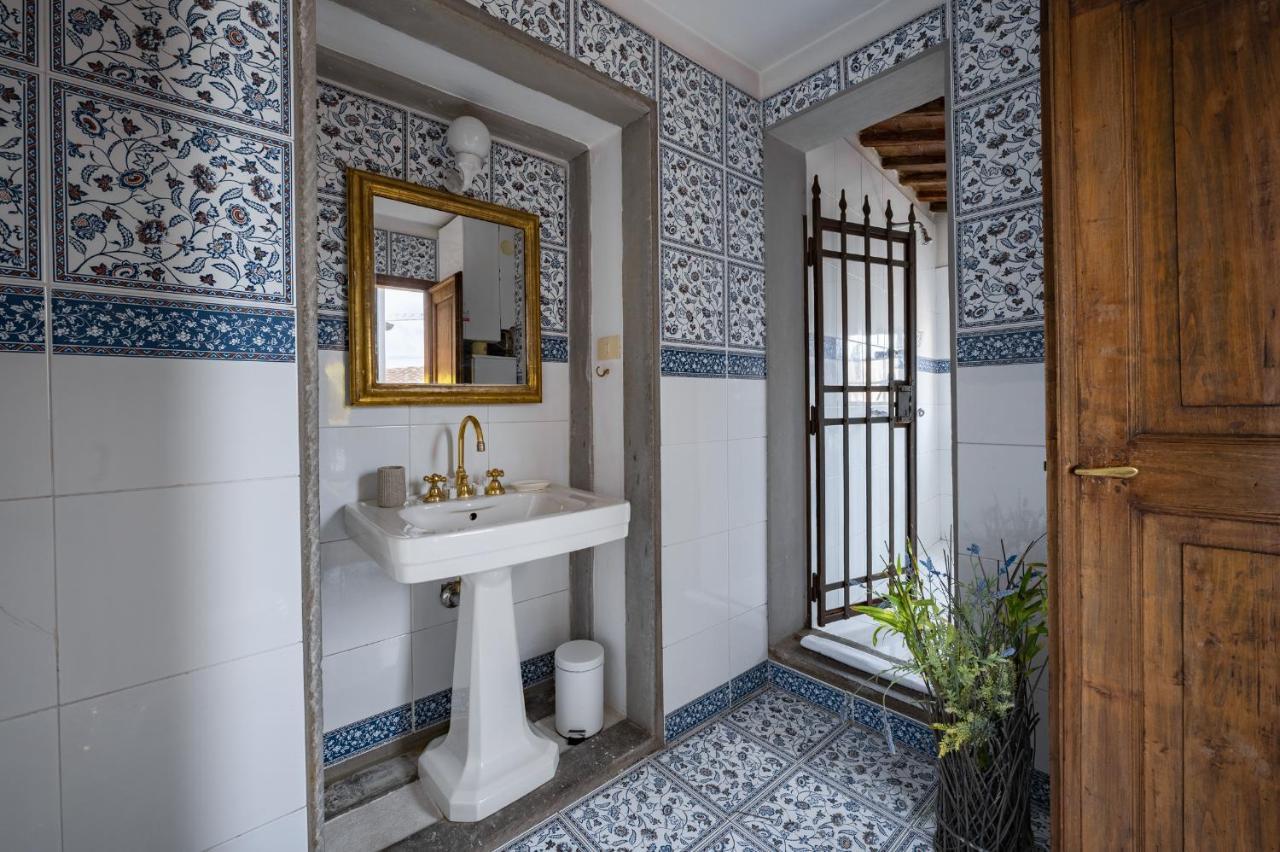 Via Lamberti, 3 - Charming - Charming And Historic 5th-floor Attic With Elevator In A Building At The Heart Of Vibrant Florence, Just A 2-minute Walk From Attractions Lejlighed