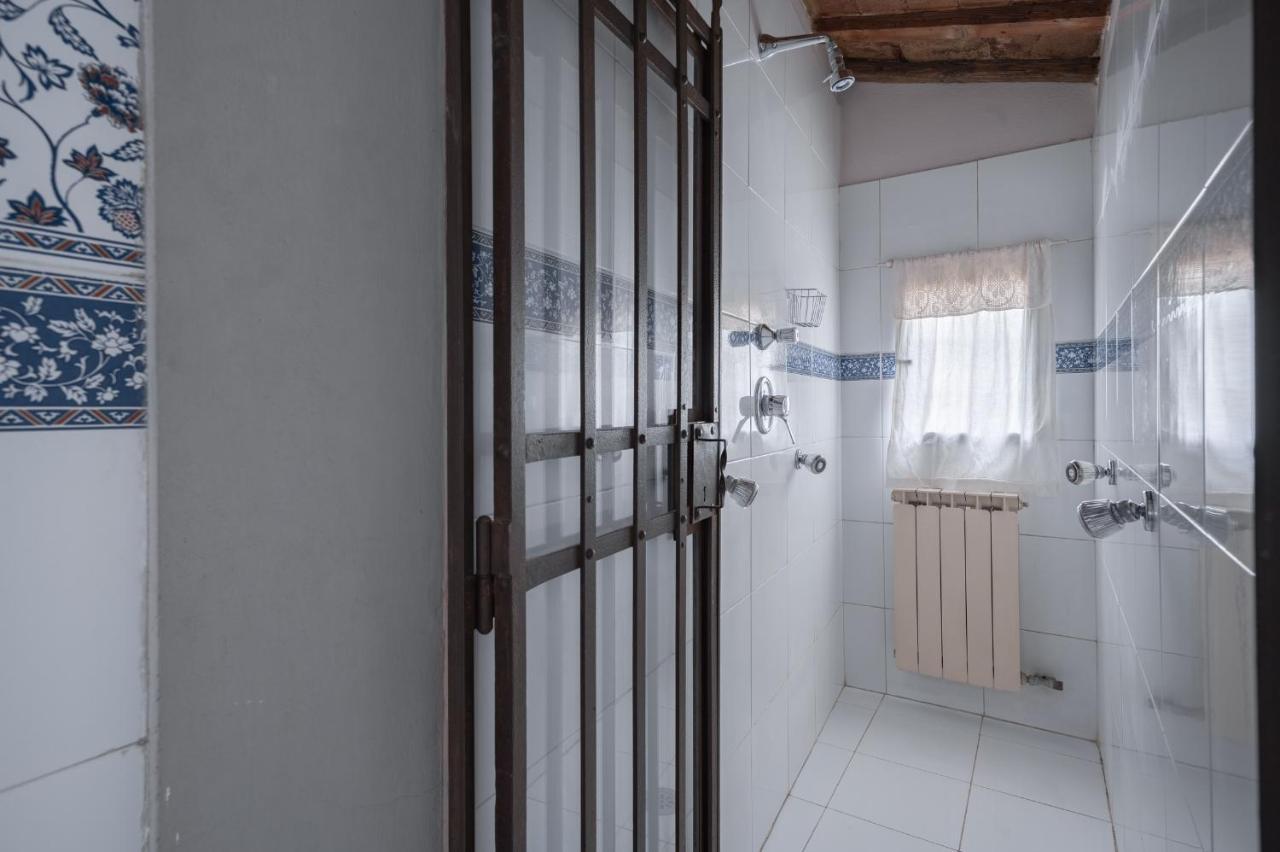 Via Lamberti, 3 - Charming - Charming And Historic 5th-floor Attic With Elevator In A Building At The Heart Of Vibrant Florence, Just A 2-minute Walk From Attractions Lejlighed *