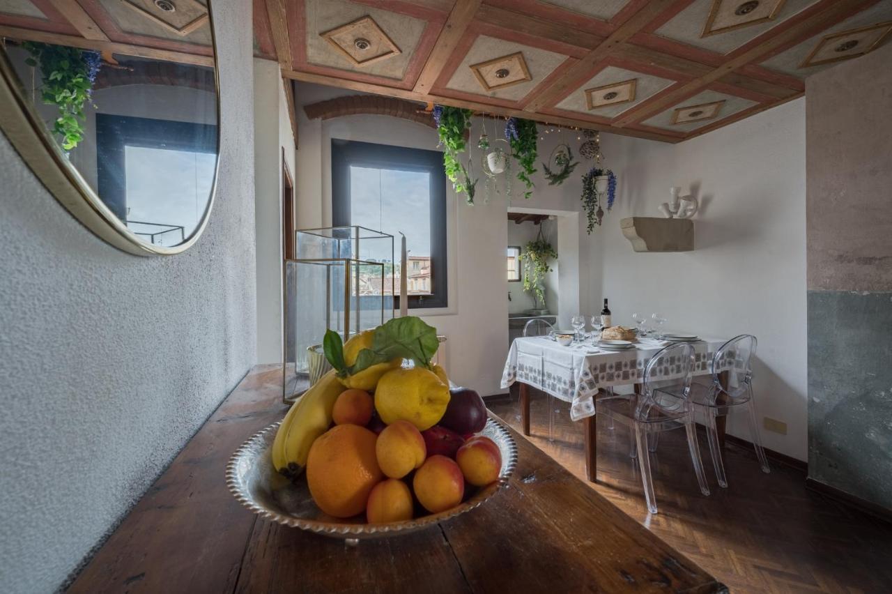 Via Lamberti, 3 - Charming - Charming And Historic 5th-floor Attic With Elevator In A Building At The Heart Of Vibrant Florence, Just A 2-minute Walk From Attractions Firenze
