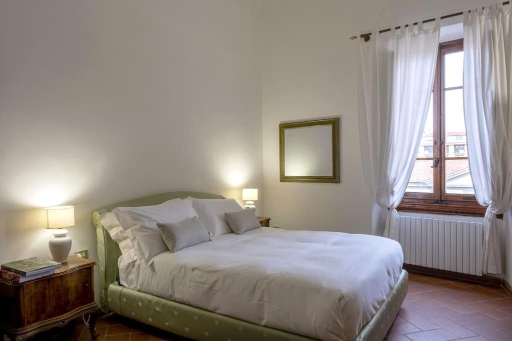 D/t Elegant & Spacious Flat 2' Walk Train Station * Florença