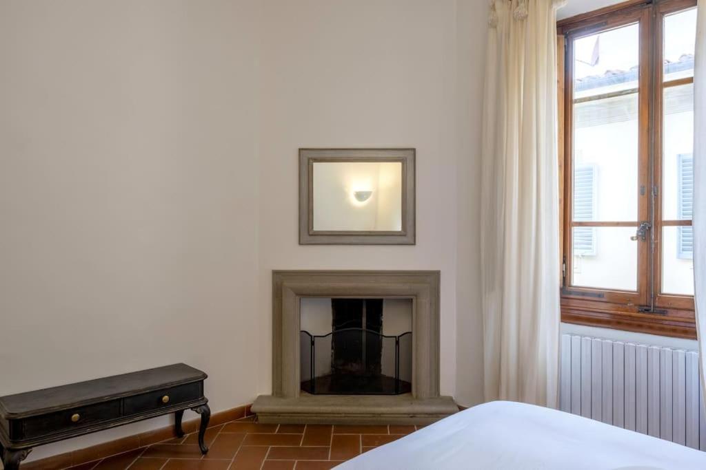 D/t Elegant & Spacious Flat 2' Walk Train Station * Florença